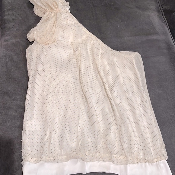 MM Couture by Miss M off the shoulder beautiful blouse. White size L - Picture 6 of 16